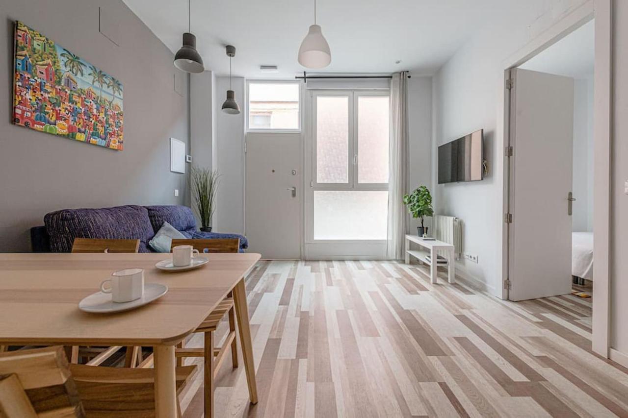 Lovely 2-bed Flat In Tetuan By Sharingco. Apartament Madryt